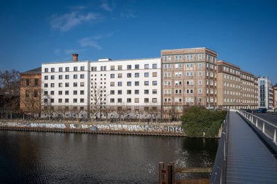 Das Gebäude des Servicezentrum Forschung, Ziegelstraße 13c von der Spress aus gesehen